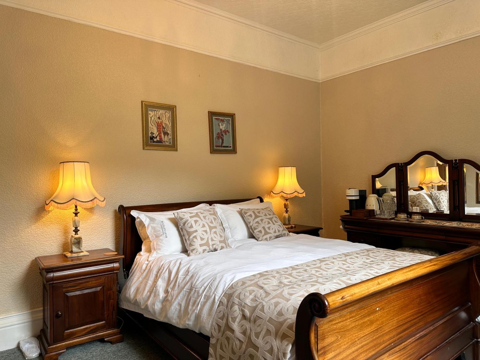 Отель The Buckley Arms Dinas Mawddwy Экстерьер фото