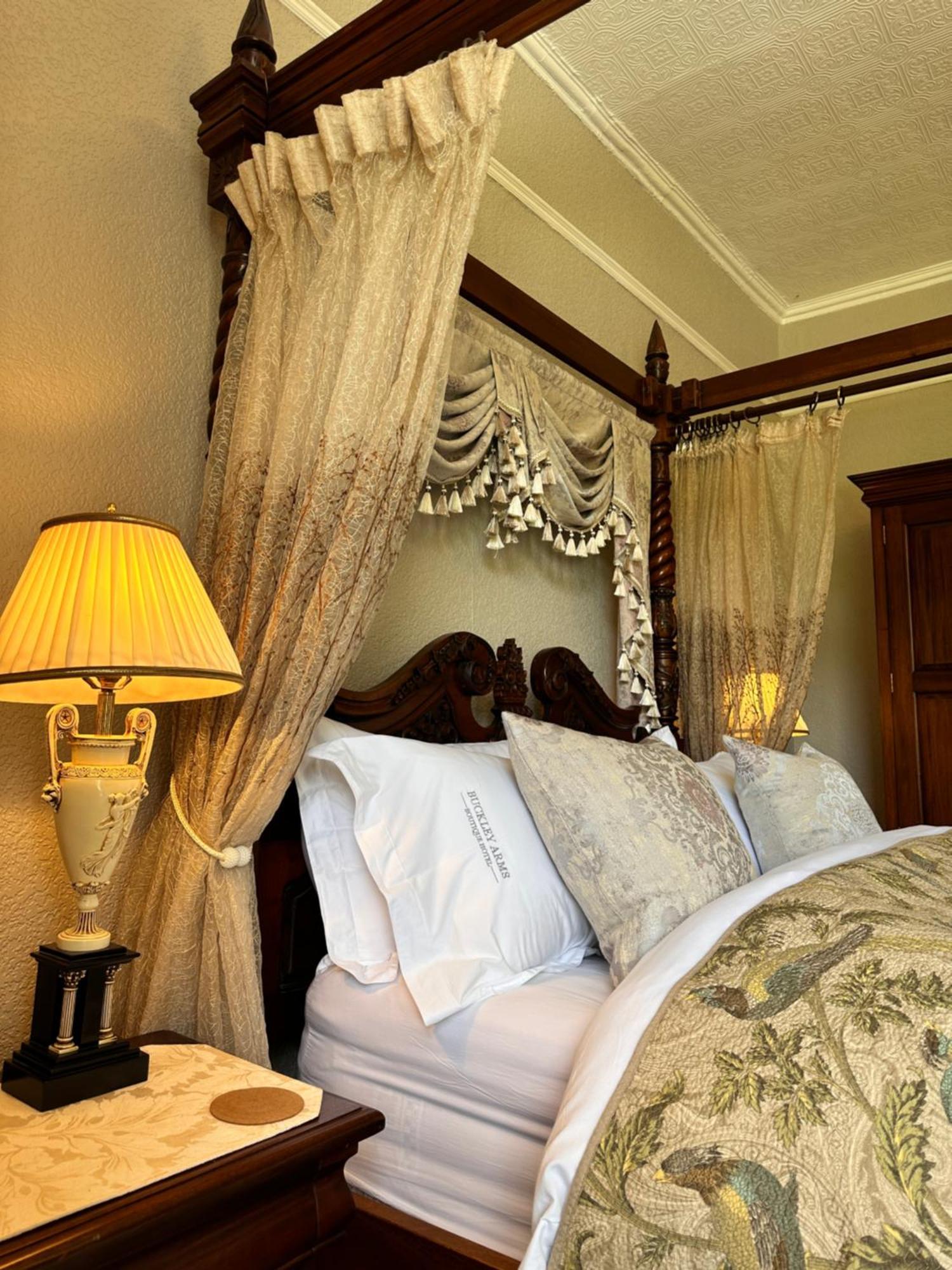 Отель The Buckley Arms Dinas Mawddwy Экстерьер фото